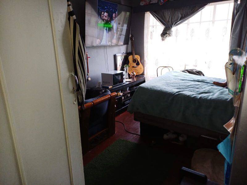 ⭐ PRIME WINDSOR EAST APARTMENTS – WALKING DISTANCE TO CRESTA MALL ⭐ - Photo 4