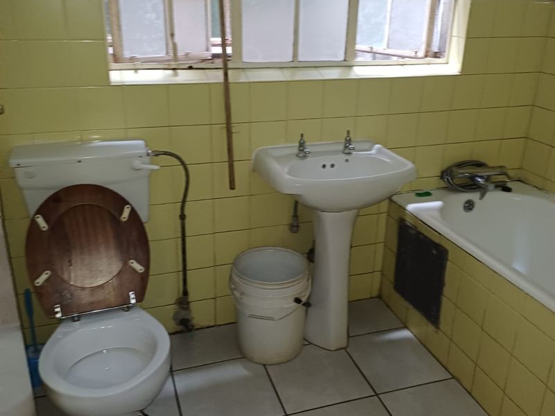 ⭐ PRIME WINDSOR EAST APARTMENTS – WALKING DISTANCE TO CRESTA MALL ⭐ - Photo 6