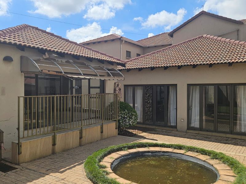 Luxury Double-Story Home with Cottage in Cinderella, Boksburg - Photo 4