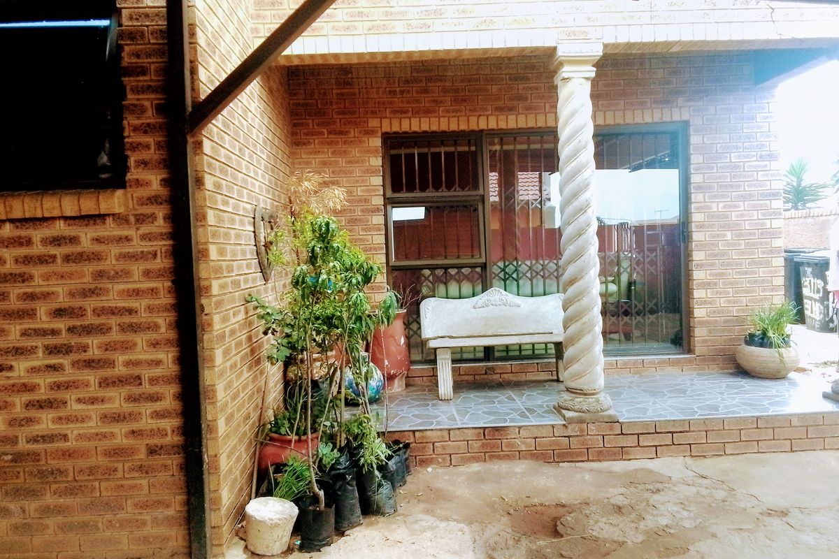 immaculate 4 bedroom house! - Photo 2