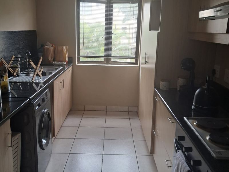 Stylish Apartment with Modern Finishes at an Unbeatable Price - Photo 2