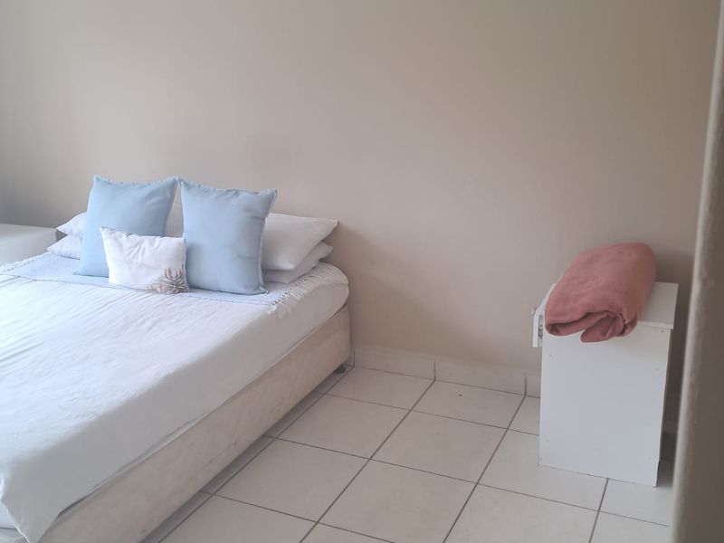 Stylish Apartment with Modern Finishes at an Unbeatable Price - Photo 8