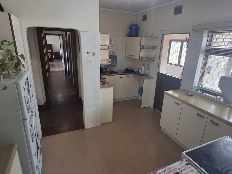 Sea View Home with Income-Generating Flatlets in Sought After Uvongo - Photo 8