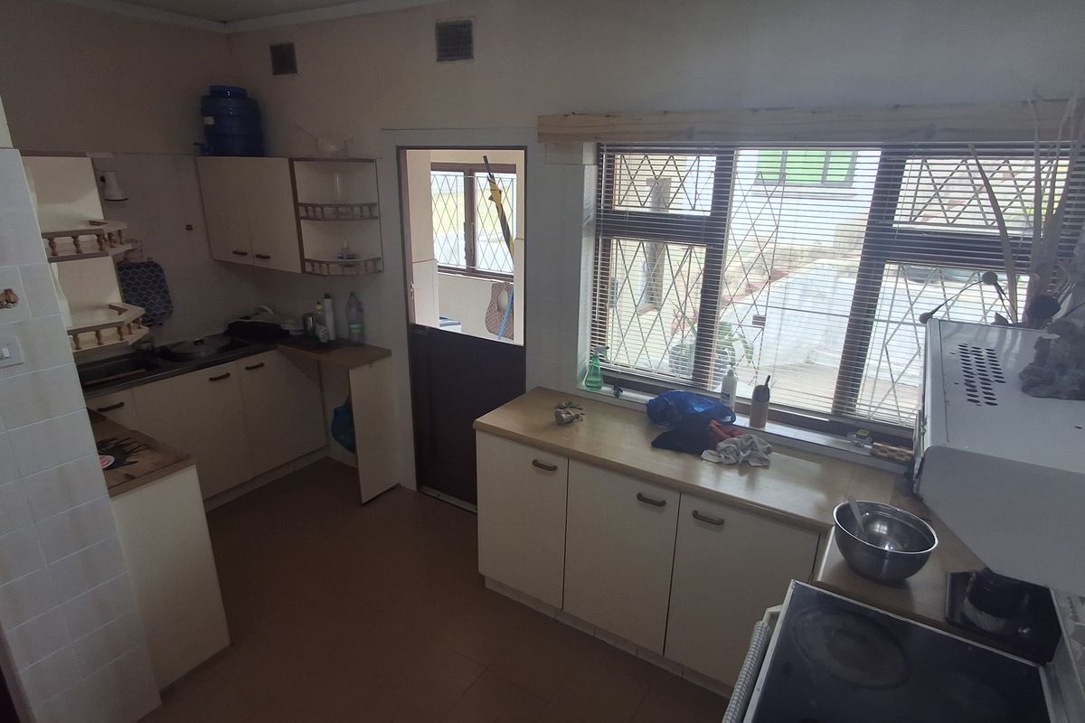 Sea View Home with Income-Generating Flatlets in Sought After Uvongo - Photo 4