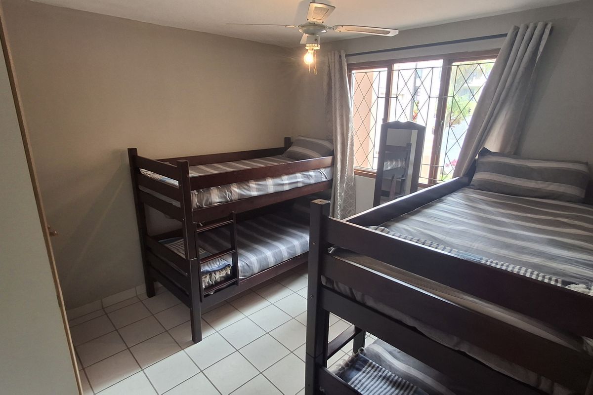 Modern Luxury Three Bedroom Apartment In Secure Coastal Complex. - Photo 5