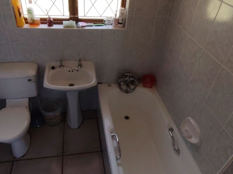 House for Sale in Uvongo – Great Value & Well Equipped - Photo 6