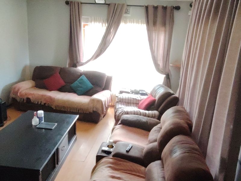 House for Sale in Uvongo – Great Value & Well Equipped - Photo 2