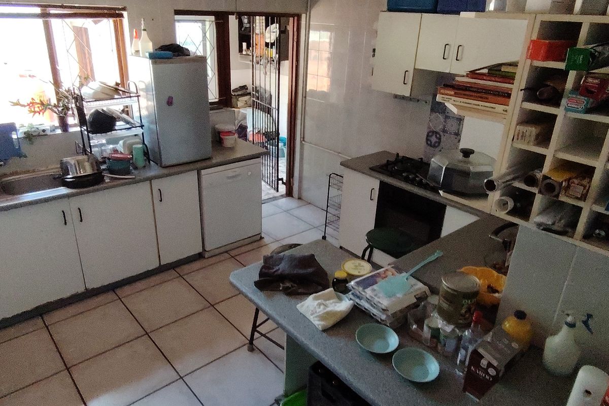 House for Sale in Uvongo – Great Value & Well Equipped - Photo 4