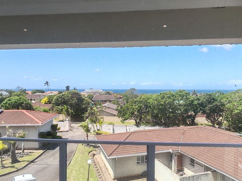 Fully Furnished Three Storey Townhouse Close to the Beach in Shelly Beach - Photo 3