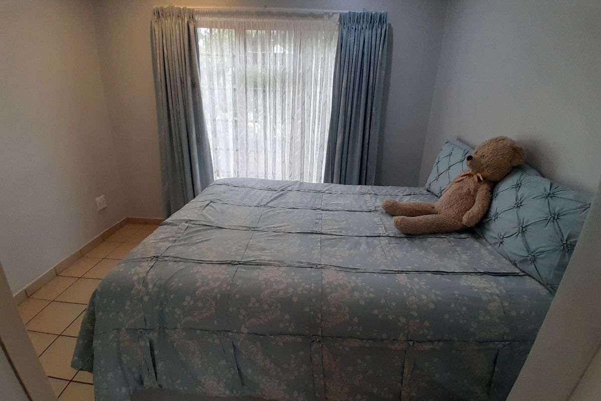 Secure Two Bedroom Townhouse in a Family Friendly Complex - Photo 3