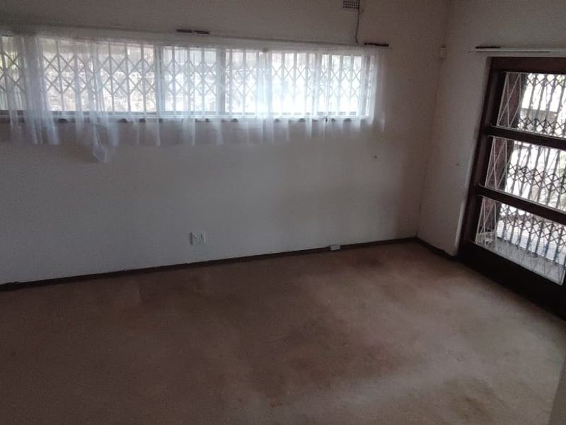 Stunning Coastal Home in Uvongo with a 180 degree sea view - Photo 7