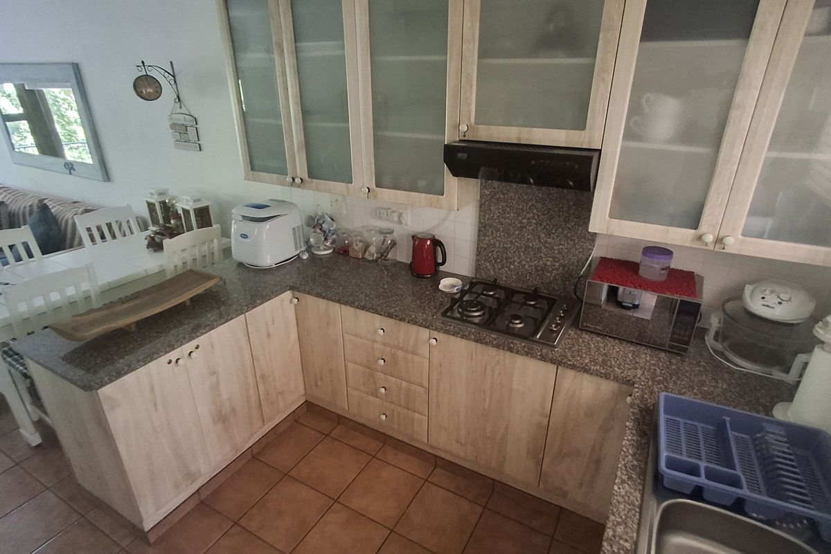 Beachfront Unit Perfect for Holiday Letting or Coastal Getaways - Photo 4