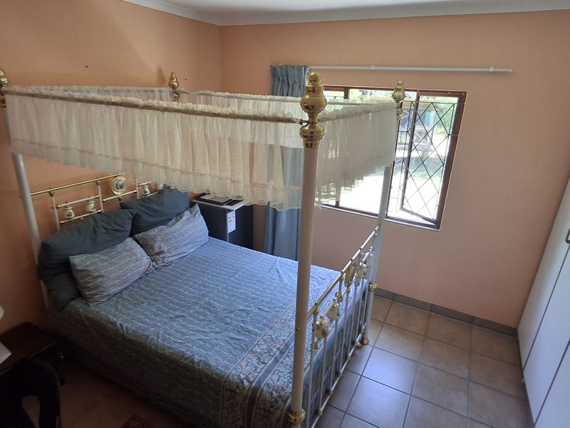 Spacious Family Home - Photo 8