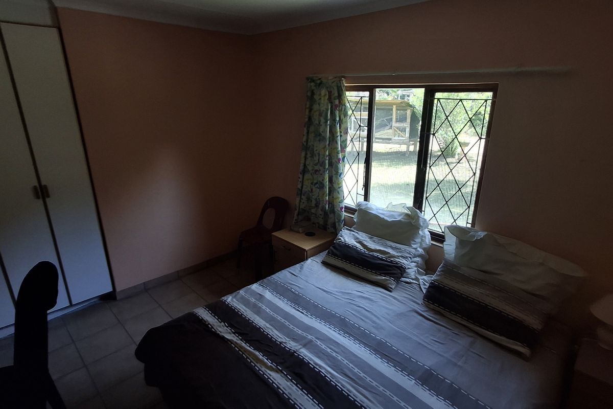 Spacious Family Home - Photo 4