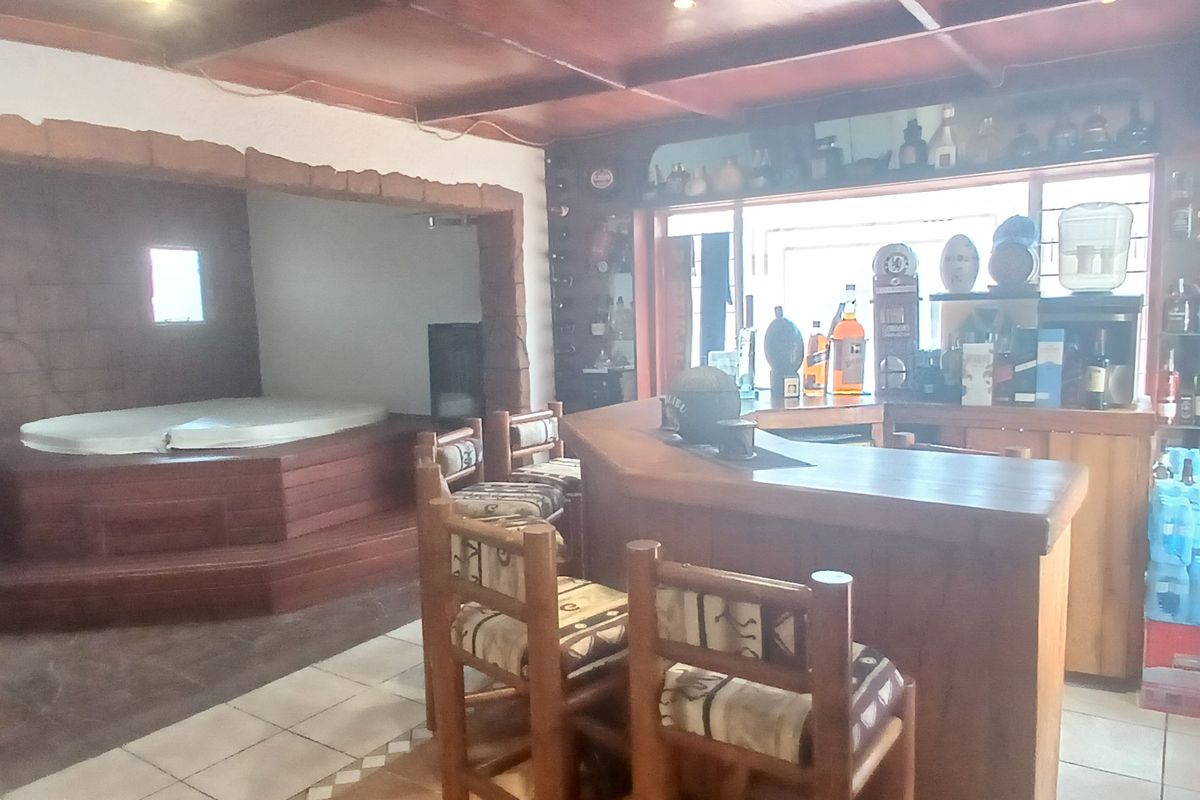 Beautiful, Modern Family Home In Rant-En-Dal Where Comfort, Space & Entertaining Come Together - Photo 3