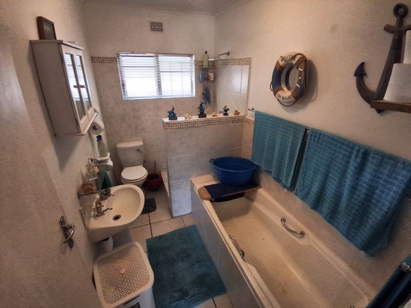 Spacious Family Home in Trafalgar - Photo 10