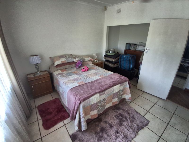 Spacious Family Home in Trafalgar - Photo 8