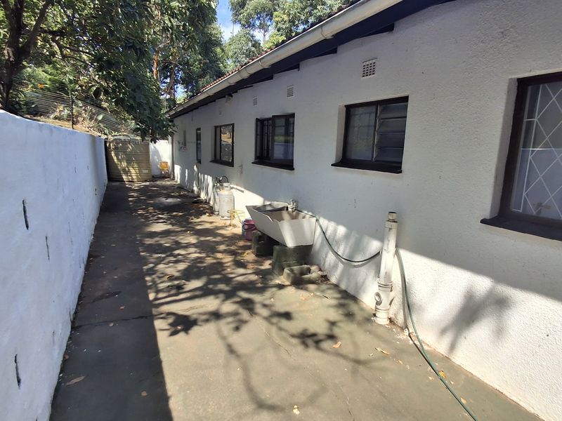 Spacious Family Home in Trafalgar - Photo 3