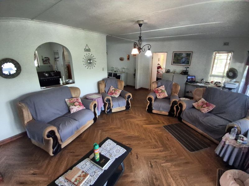 Spacious Family Home in Trafalgar - Photo 7