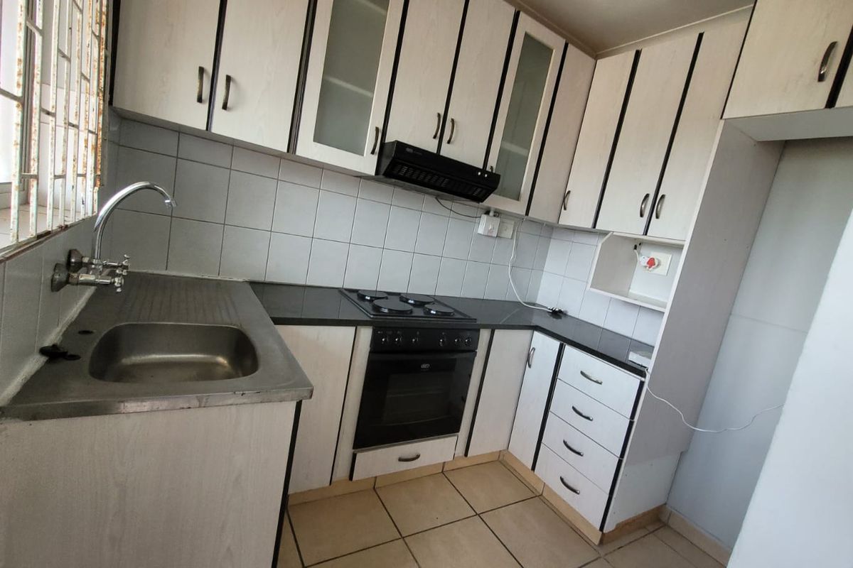 Apartment Rental Monthly In Kingsburgh - Photo 2