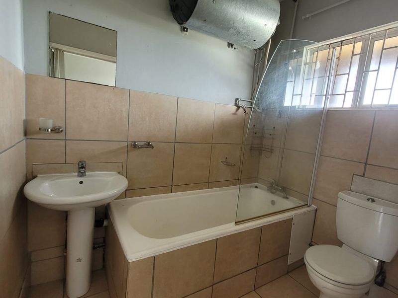 Apartment Rental Monthly In Kingsburgh - Photo 6