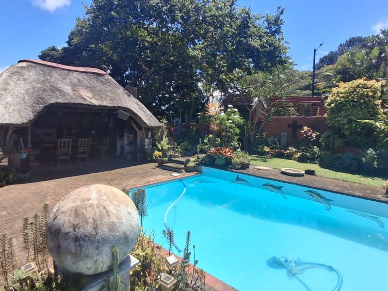 Luxury Coastal Retreat with Income Generating Flatlet - Photo 2