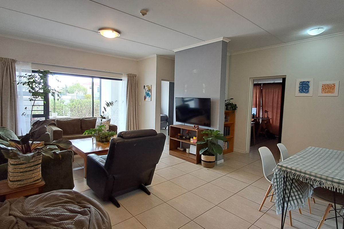 Apartment For Sale In Blouberg - Photo 2