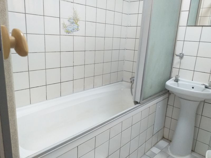 STUNNING SEA VIEWS.......! - Photo 8