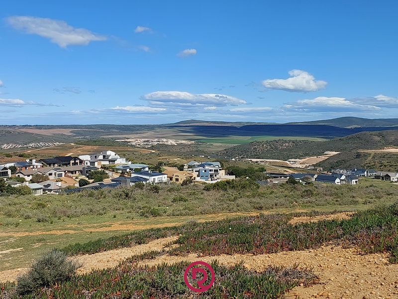 The Perfect Fusion of Design, Views & Lifestyle. Elegant 3 Bedroom, 2 Study, 3.5 Bathroom Home - Photo 9
