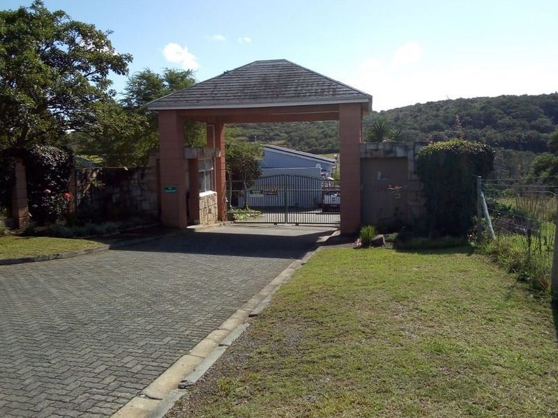 Peace and tranquil living in this Beacon Bay complex - Photo 4