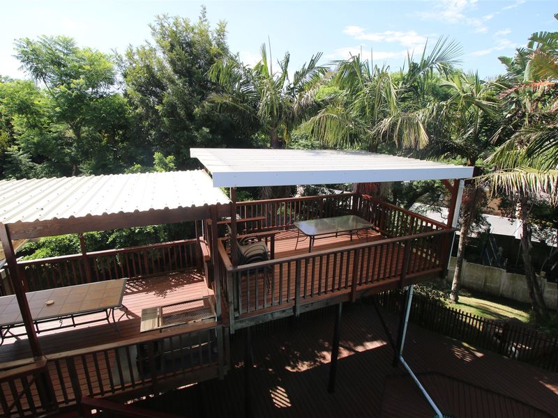 Situated in the heart of Vincet. With 2 separate flats. - Photo 8