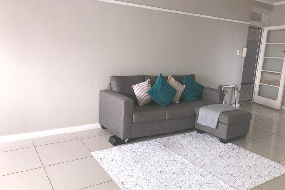 Stunning seaside flat- Quigney - Photo 5