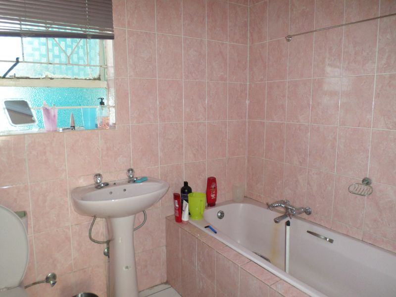 A Renovator’s Opportunity with Excellent Potential - Photo 3