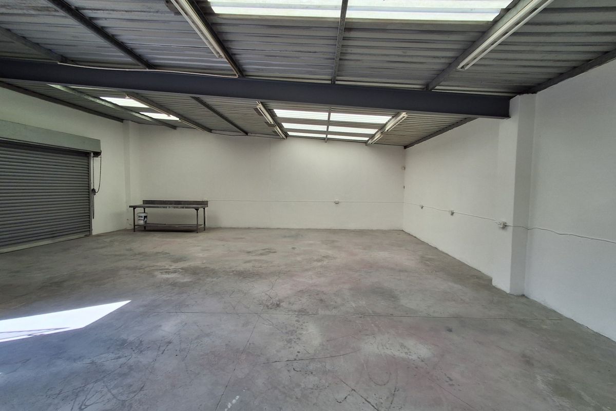 Secure 100m2 Commercial Warehouse – Chiselhurst - Photo 4