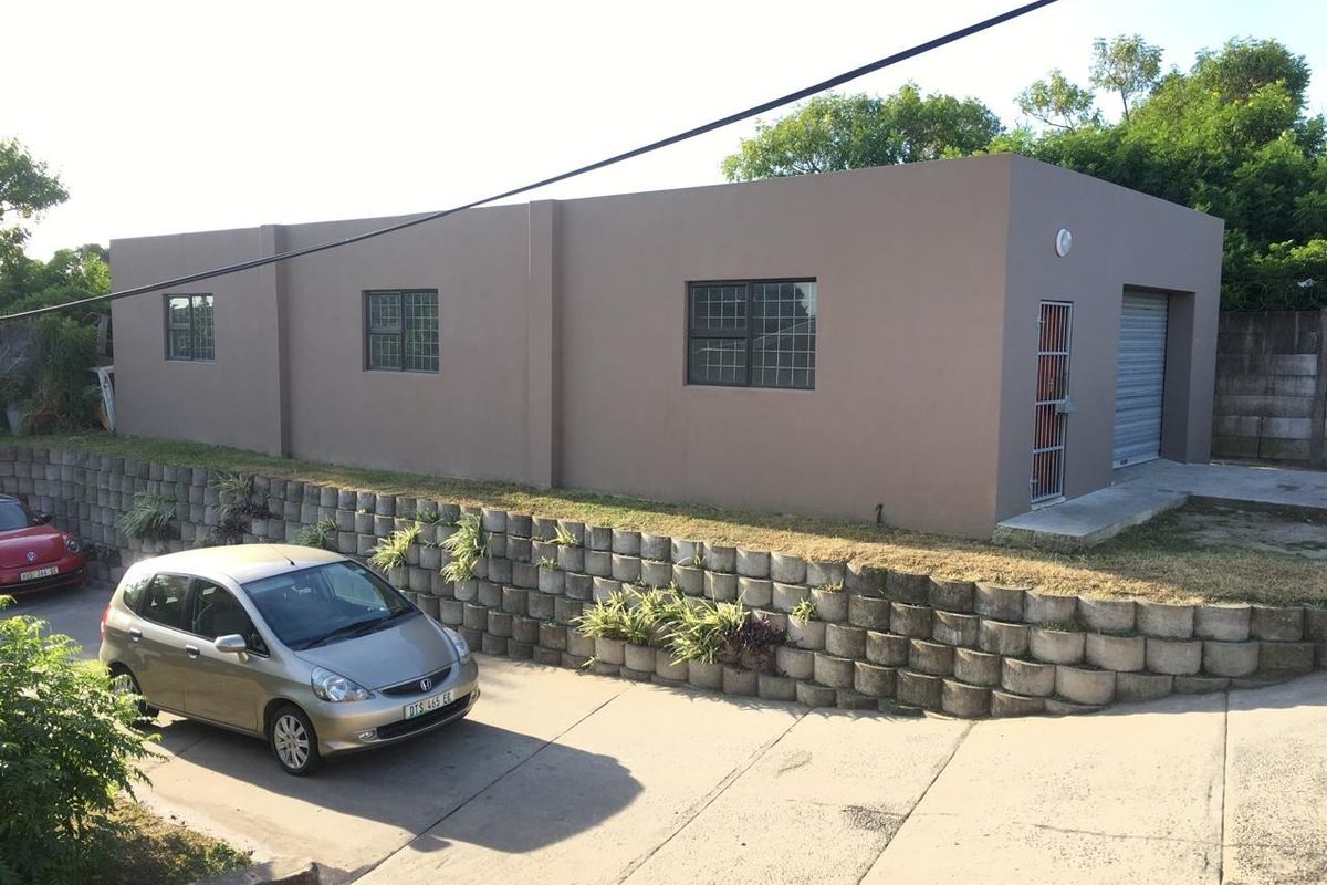 Secure 128m2 Commercial Warehouse To Let in Chiselhurst, East London - Photo 2