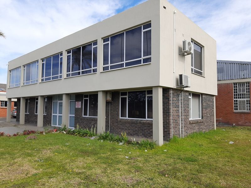 Industrial property to let just off the N2 heading West from East London Harbour. - Photo 6