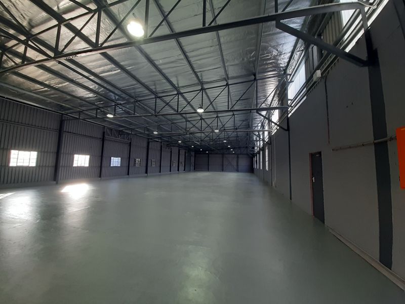 Industrial property to let just off the N2 heading West from East London Harbour. - Photo 2