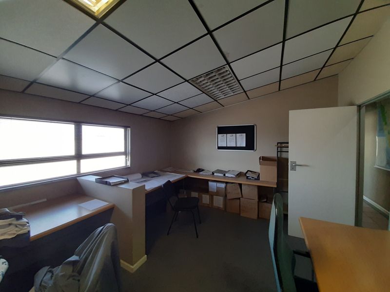 Exceptional Light Industrial Investment Opportunity – Prime North End Location, East London - Photo 9