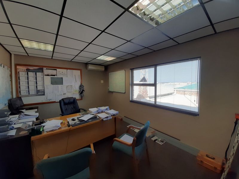 Exceptional Light Industrial Investment Opportunity – Prime North End Location, East London - Photo 7
