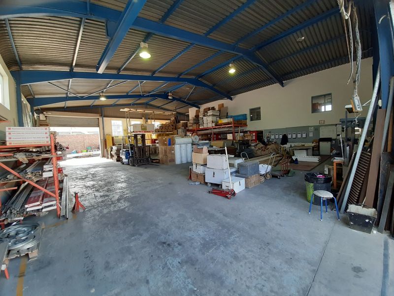 Exceptional Light Industrial Investment Opportunity – Prime North End Location, East London - Photo 2