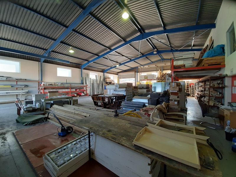 Exceptional Light Industrial Investment Opportunity – Prime North End Location, East London - Photo 4
