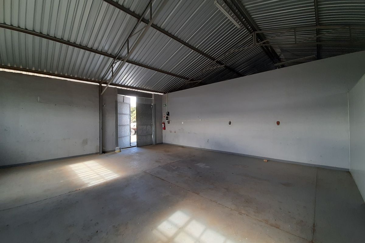 Versatile Multi-Tenanted Industrial Investment – Beacon Bay, East London - Photo 2