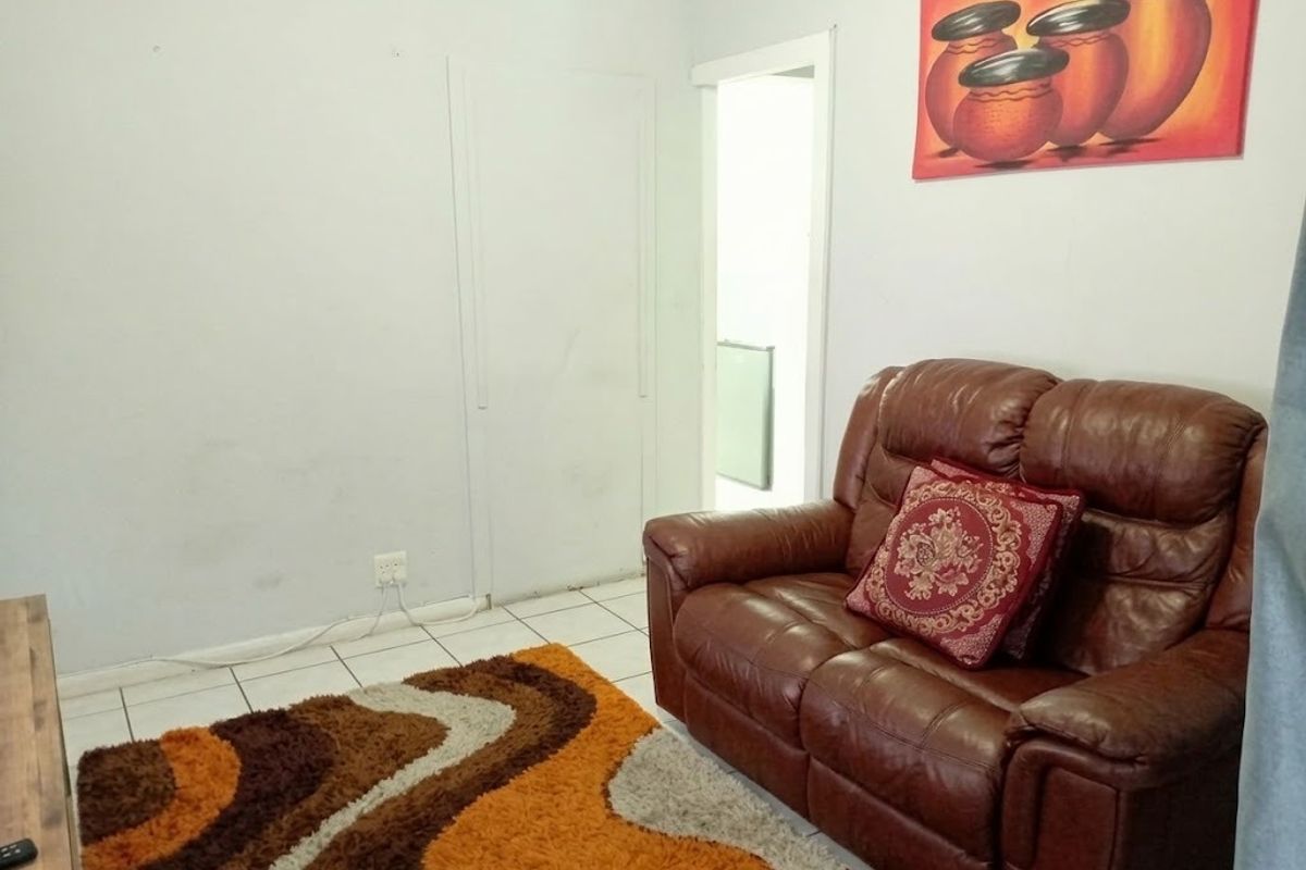Available immediately - Photo 4