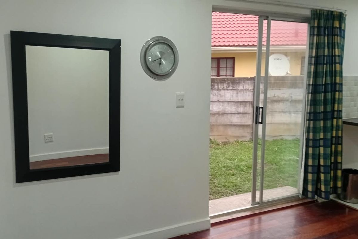 Available immediately - Photo 4