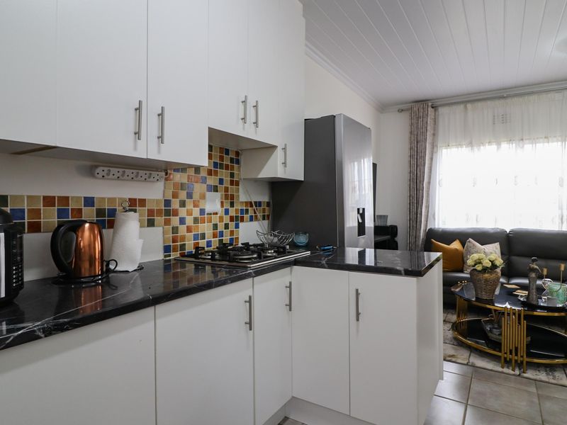 House For Sale In East London - Photo 10