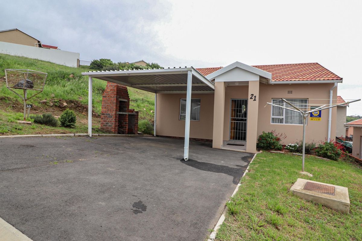 House For Sale In East London - Photo 2