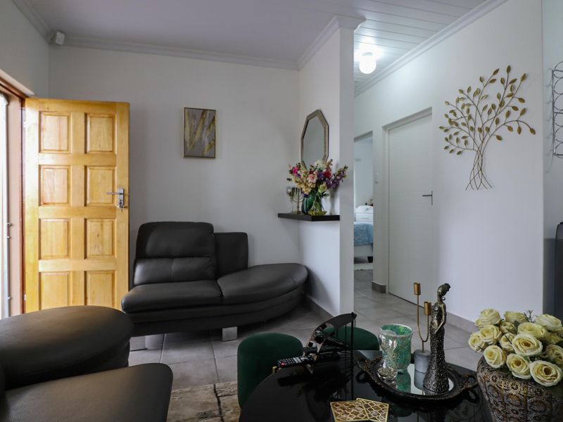 House For Sale In East London - Photo 6