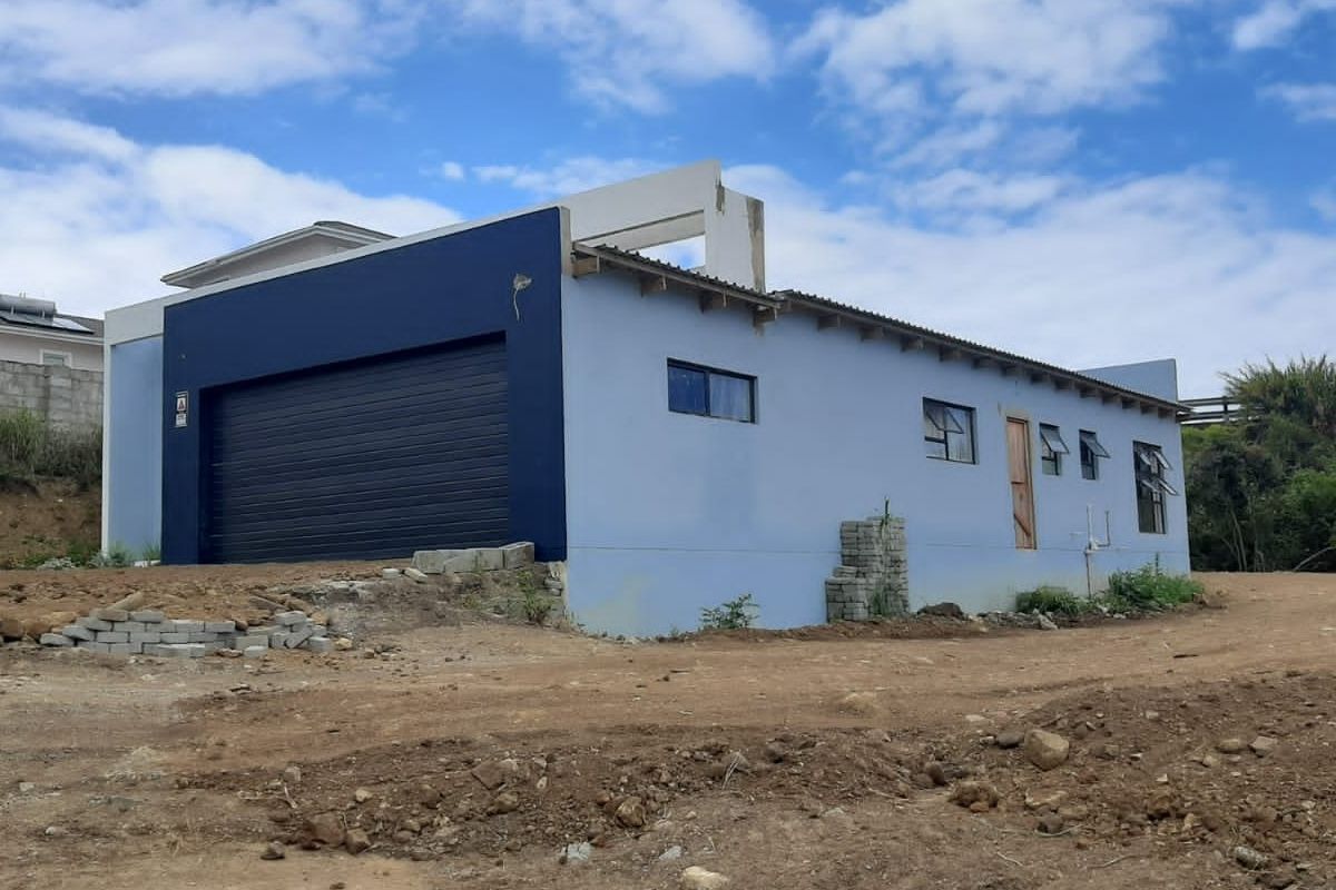 House For Sale In East London - Photo 3