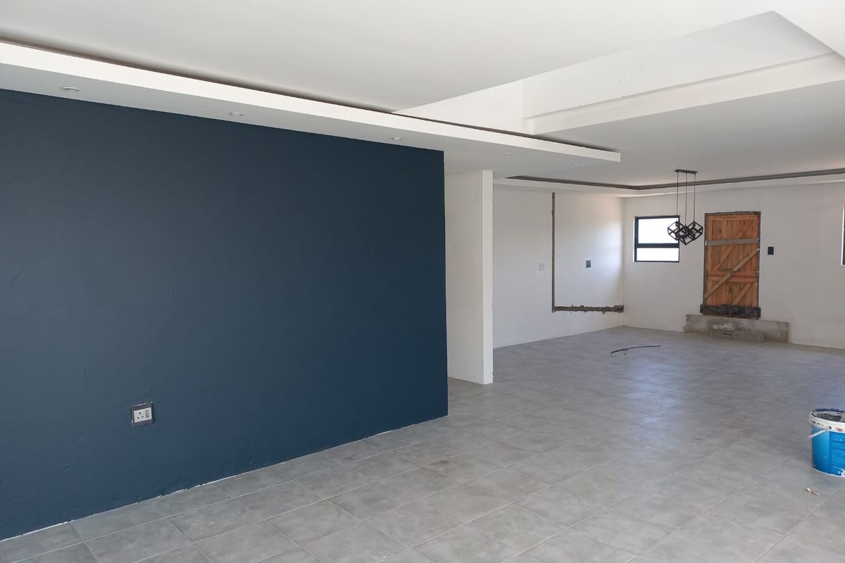 House For Sale In East London - Photo 5