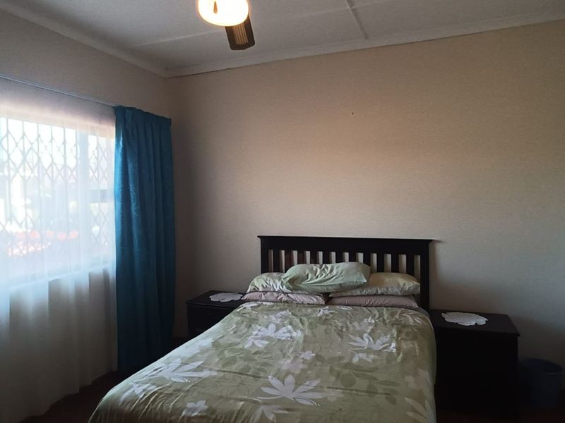 House For Sale In East London - Photo 10